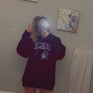 Meet your Posher, Alexis